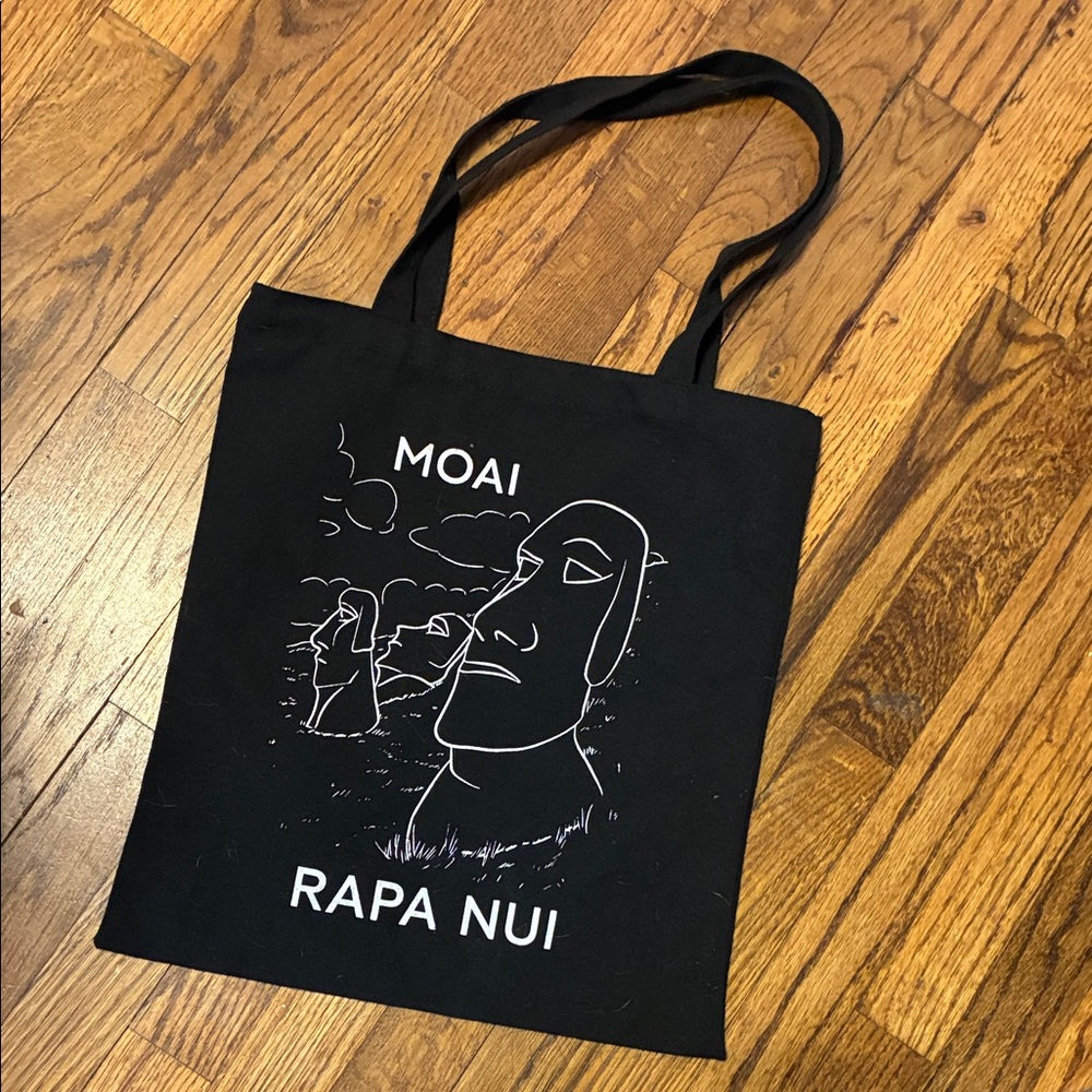 Moai Rapa Nui Black Tote Bag